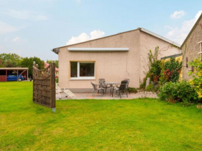 Bungalow in Pepelow with Terrace, Garden, Barbecue, Parking